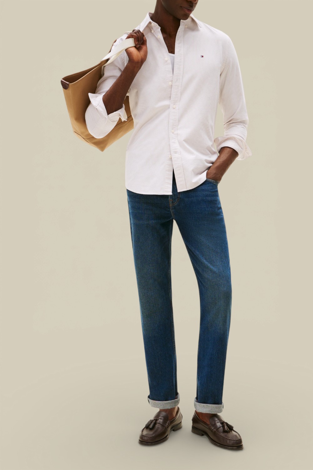 תמונת כל הלוק של חולצה מכופתרת פסים